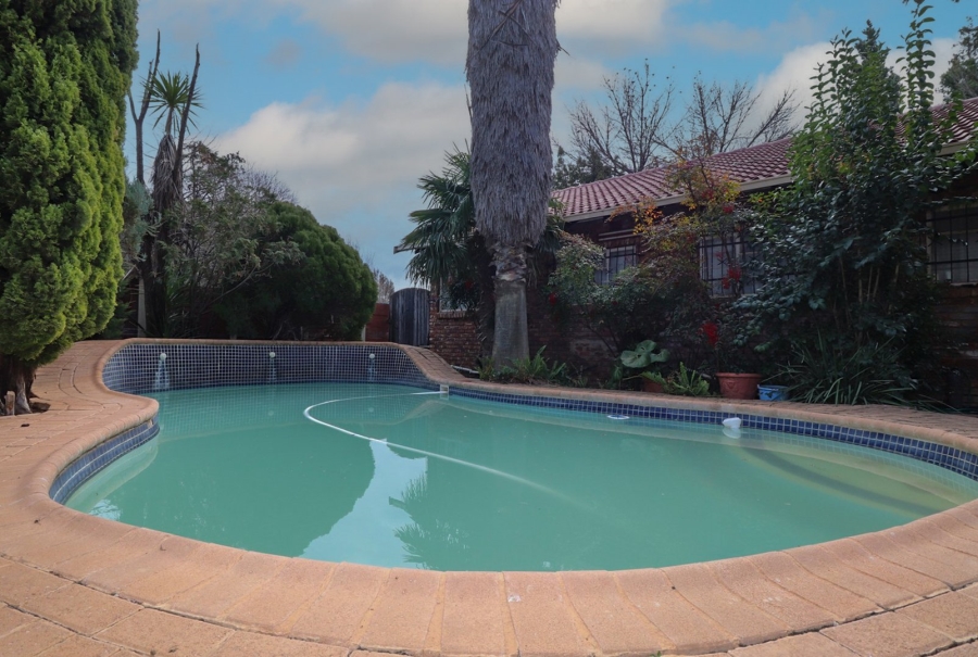 4 Bedroom Property for Sale in La Hoff North West